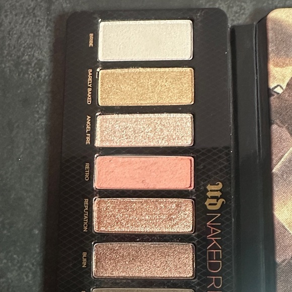 Urban Decay Naked Reloaded Palette with Gold and Brown Hues - Picture 7 of 9